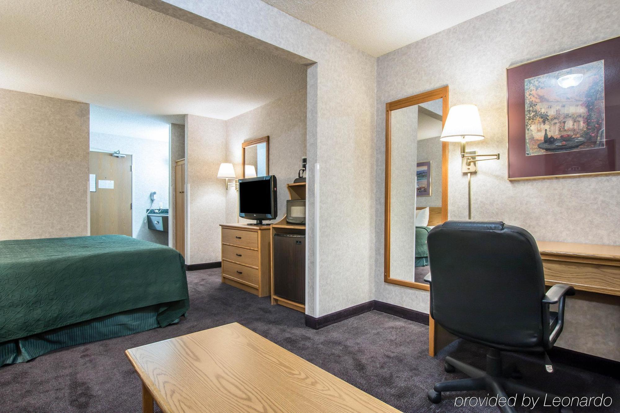 Hotel Quality Otay Mesa 3*
